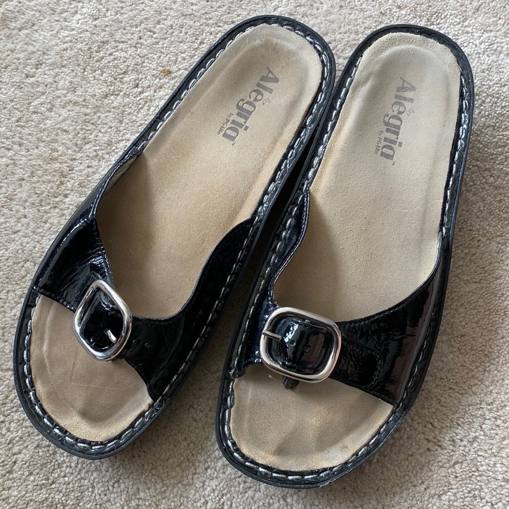 Alegría sandals